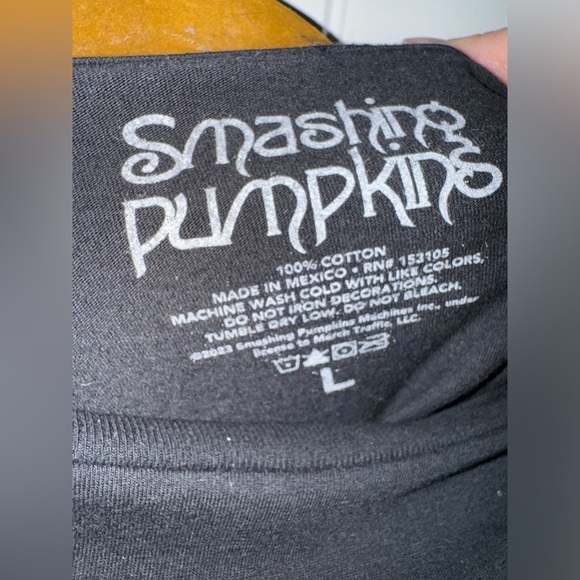 Smashing Pumpkins Graphic Tee - Black and Blue - Picture 4 of 5